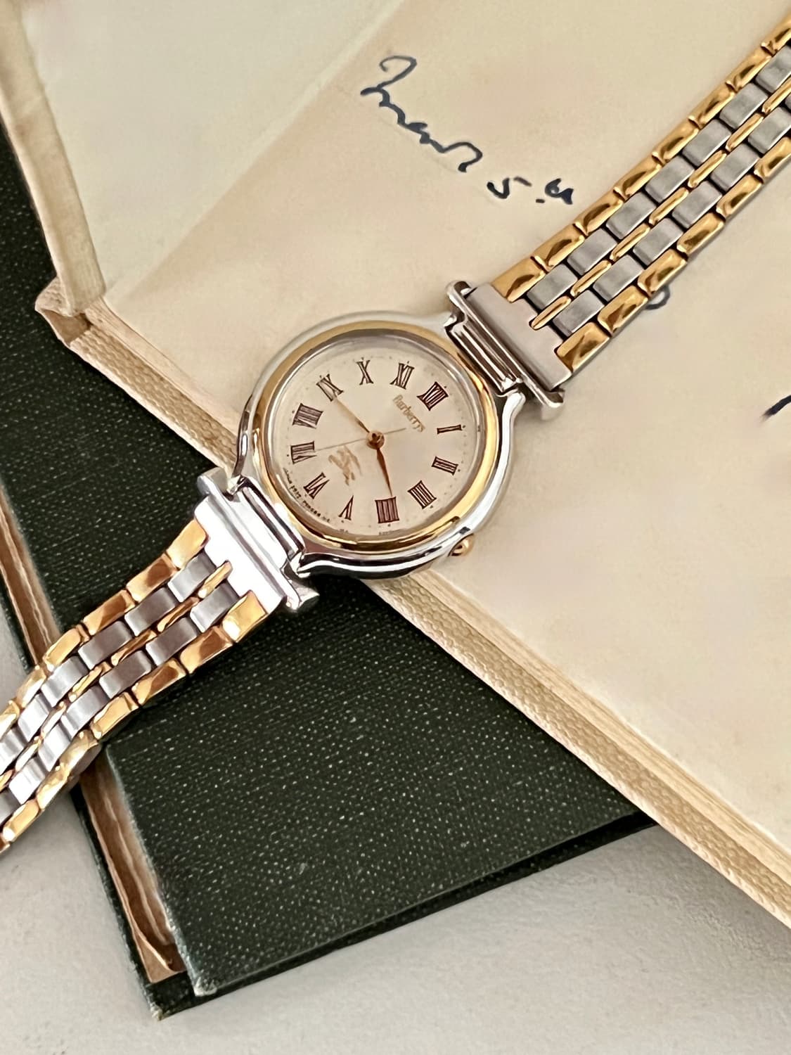 버버리 콤비 라운드 여성 시계 / 케어 상품이미지5