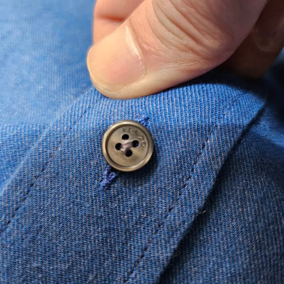 겐조(KENZO) 버진울 코튼 혼방 시그니쳐 로고 버튼다운 셔츠 상품이미지4