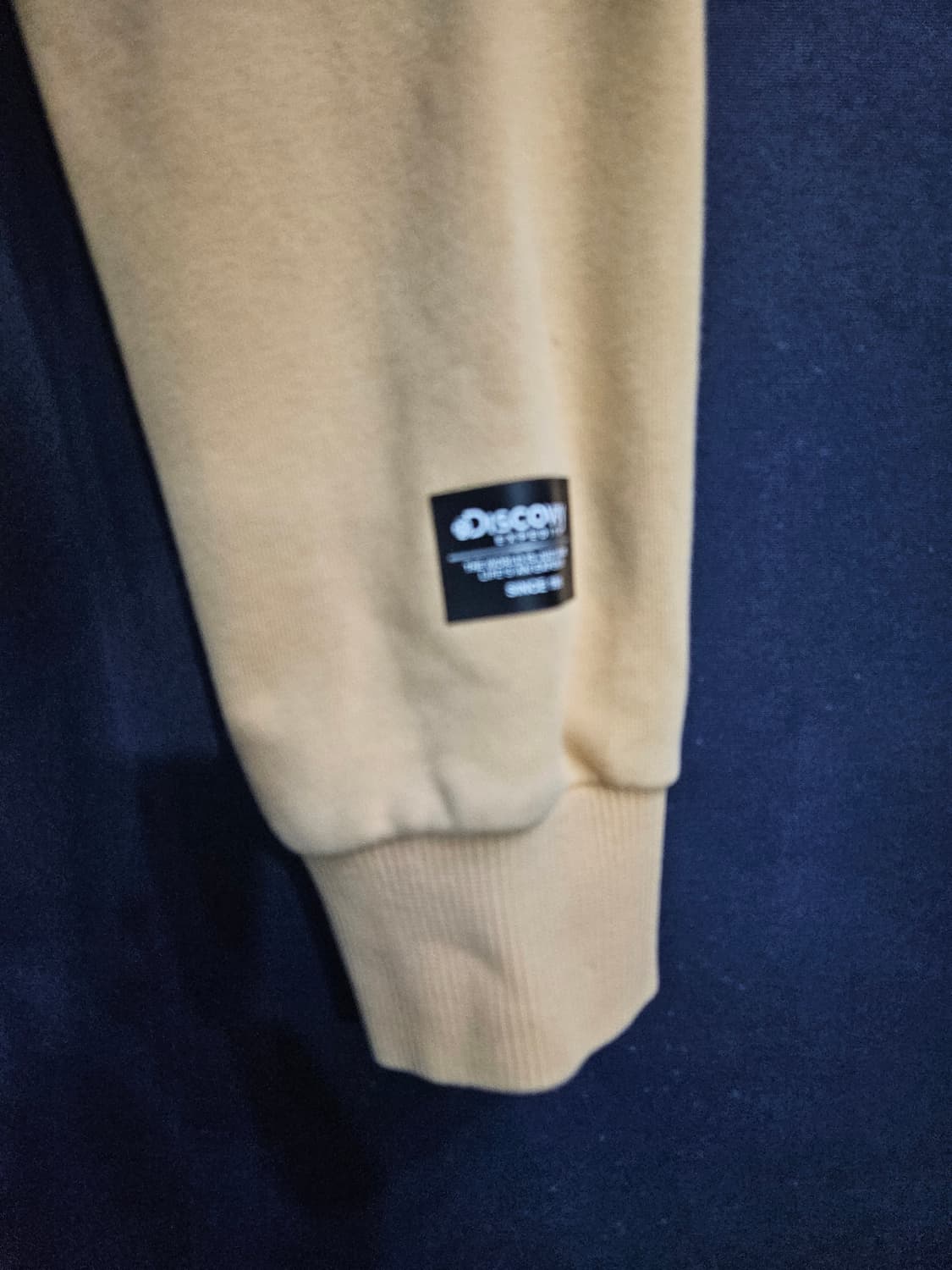 디스커버리 살구색컬러 남성 105 맨투맨  상품이미지5