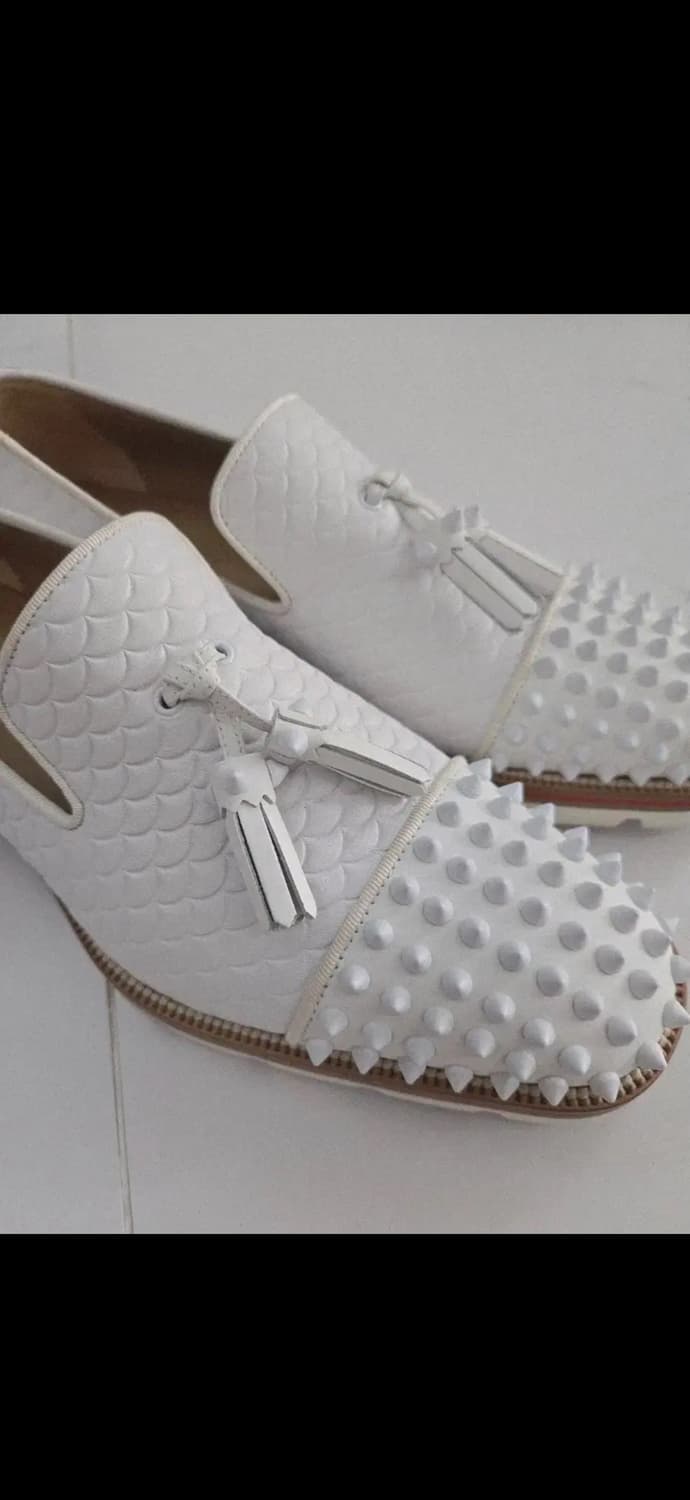 크리스찬 루부탱 화이트 스터드 테슬로퍼 팝니다 상품이미지3