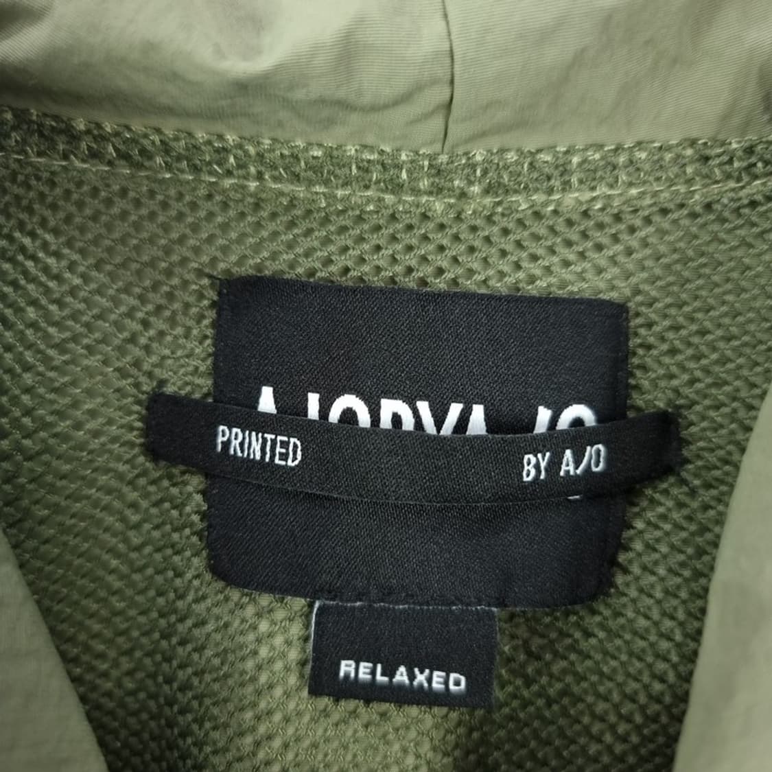 [아조바이아조] 나일론 도킹 프린팅 오버사이즈 후드티 베이지 M18438 상품이미지8