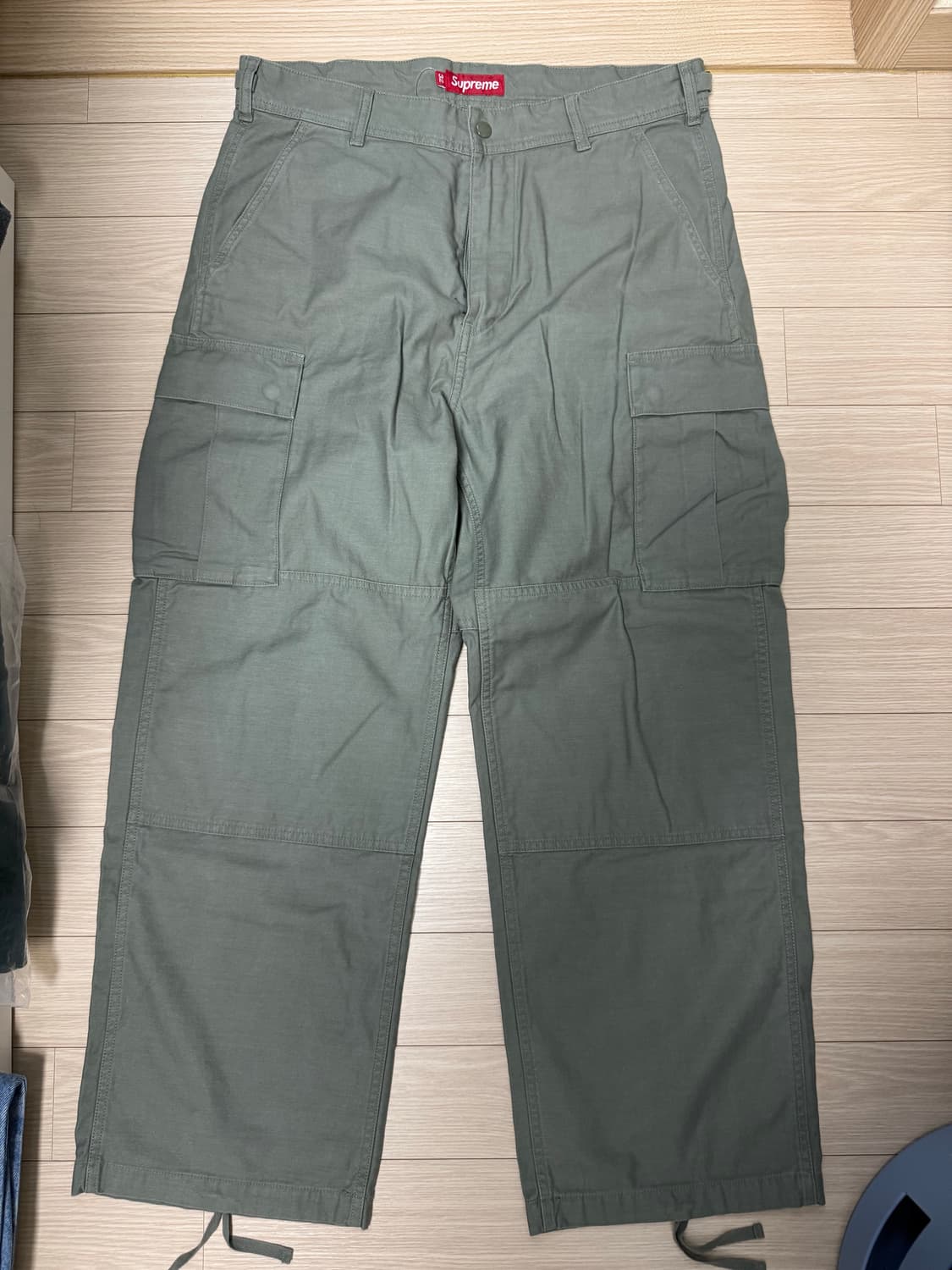 슈프림 24ss 카고 팬츠 올리브 상품이미지1