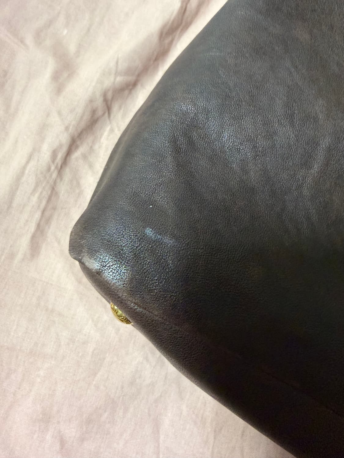 미우미우 아방뛰르 나파 가죽 백 미디엄 브라운 상품이미지8