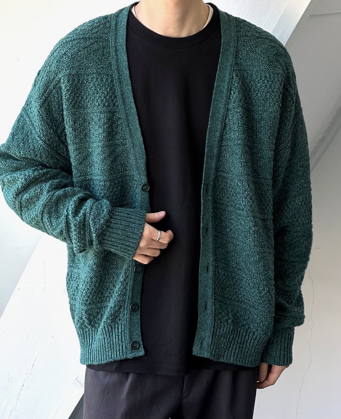 Loose gauge pattern over knit cardigan 상품이미지7