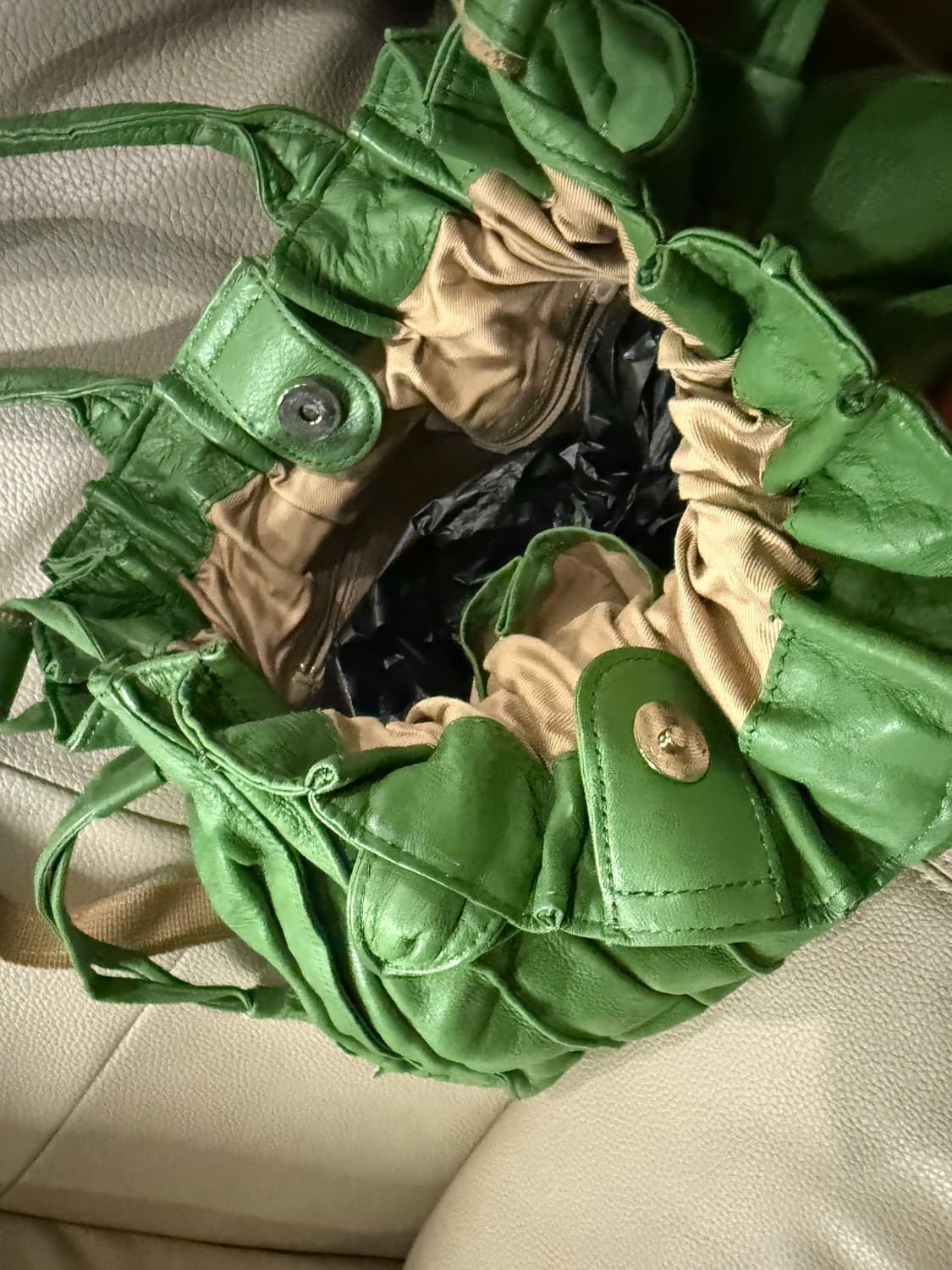 real leather green pleats detail bag 상품이미지8