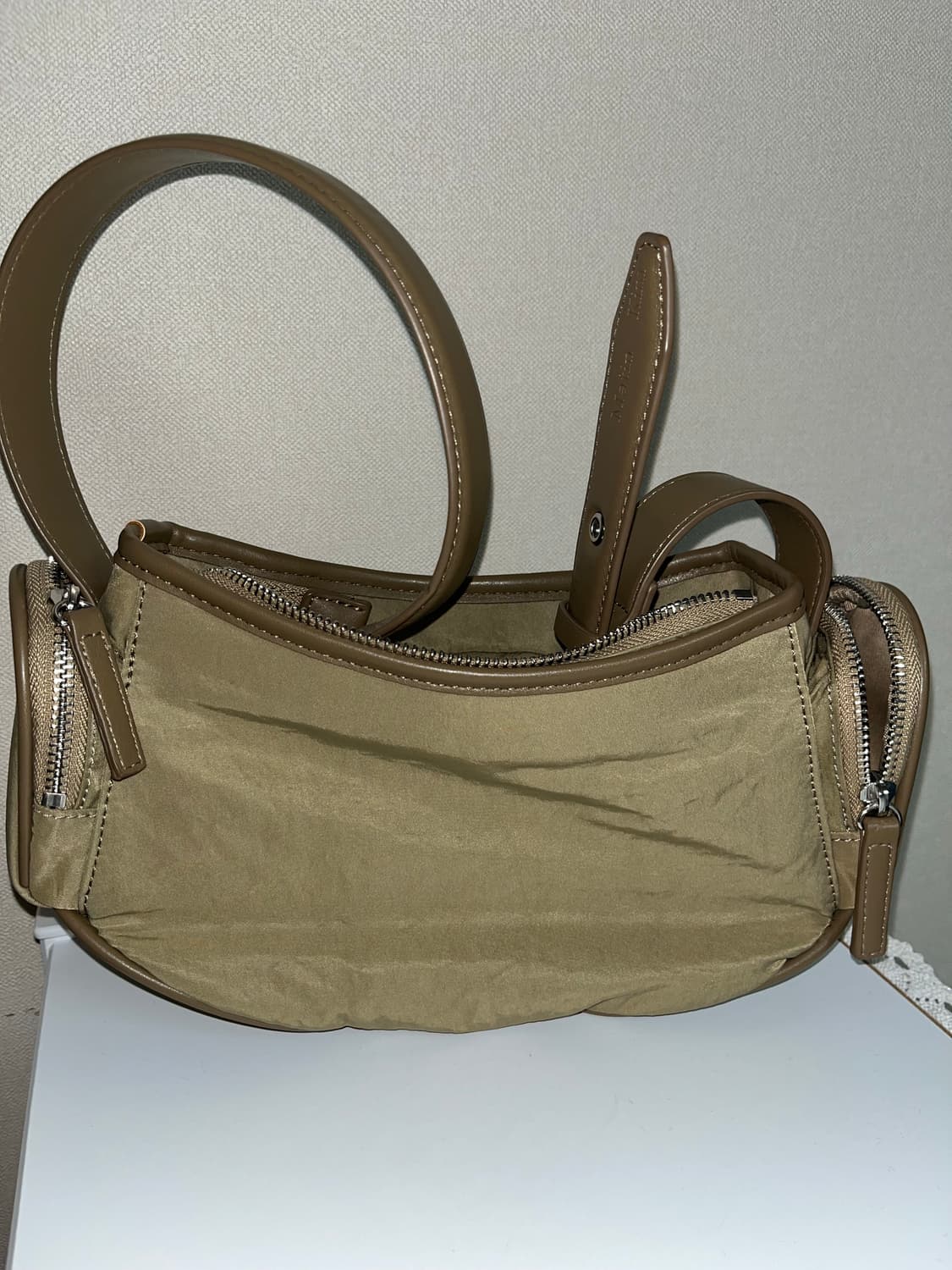 마뗑킴 마들렌 라운드백 라이트 카키 숄더백 대학생 가방 matin kim 상품이미지4