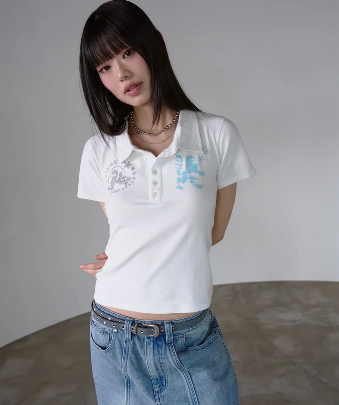 프렌다 LOGO EMBLEM PIQUE POLO SHIRT WHITE 상품이미지1