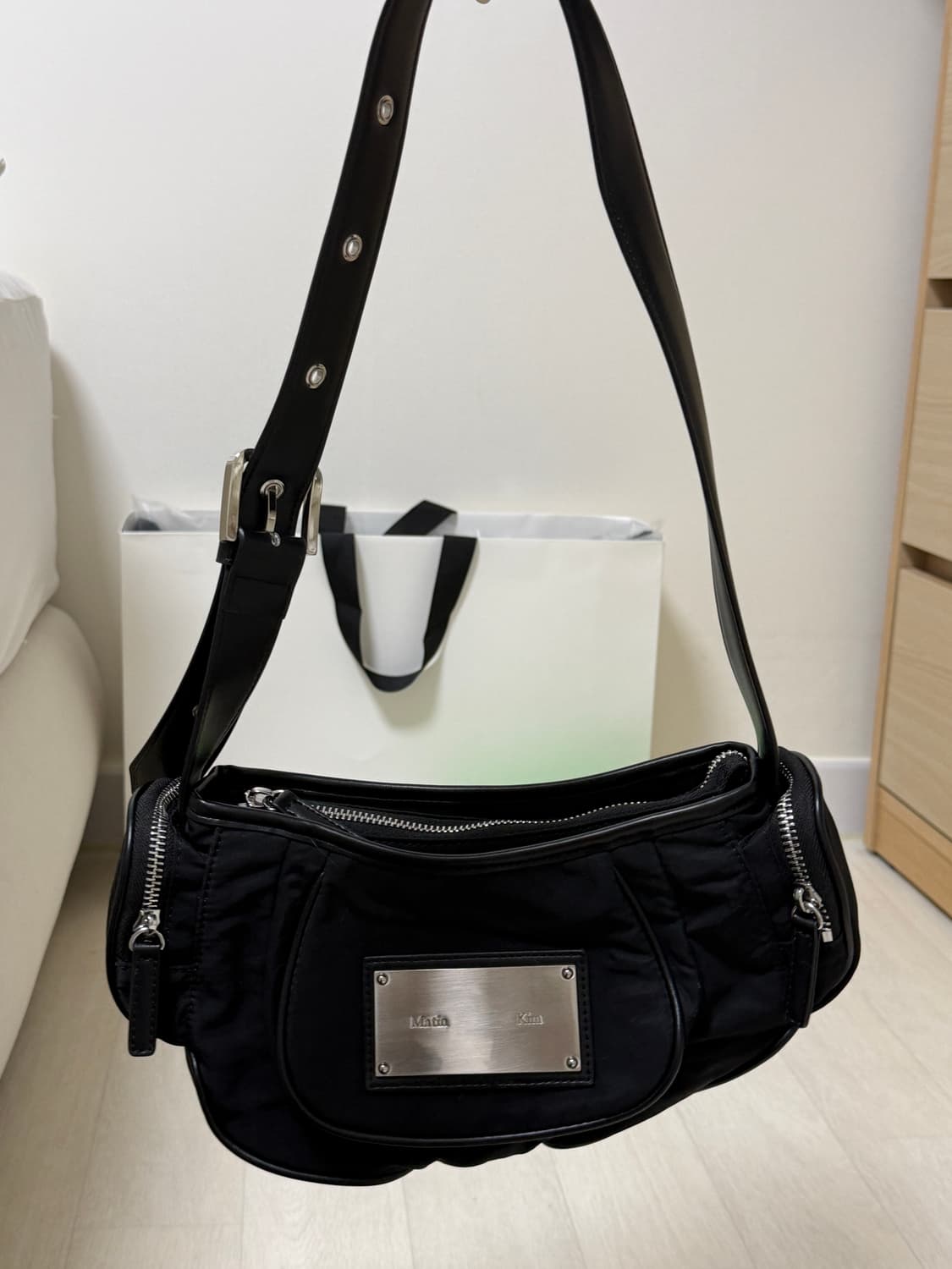 마뗑킴 마들렌 라운드백 블랙 상품이미지1