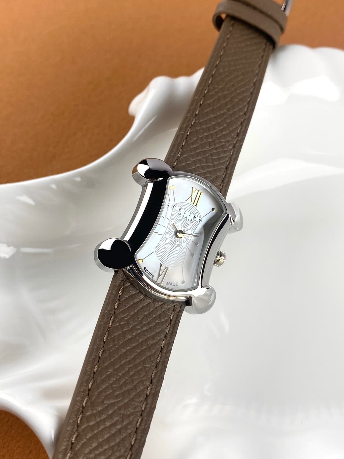 CELINE macadam gold shell watch 상품이미지5