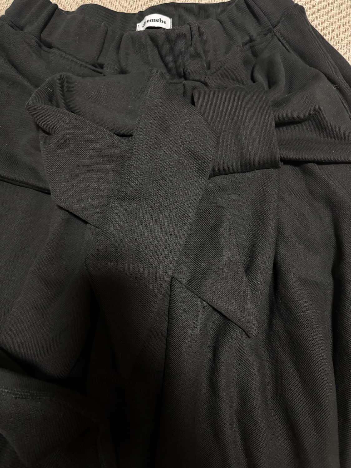 체메씨 BOW UNBALANCED SKIRT (BLACK) 상품이미지3