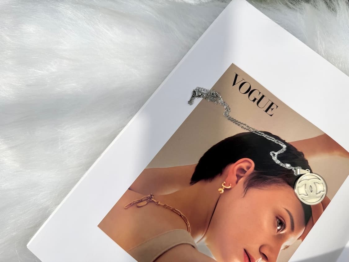 샤넬 실버 포인트 원형 로고 목걸이 상품이미지2