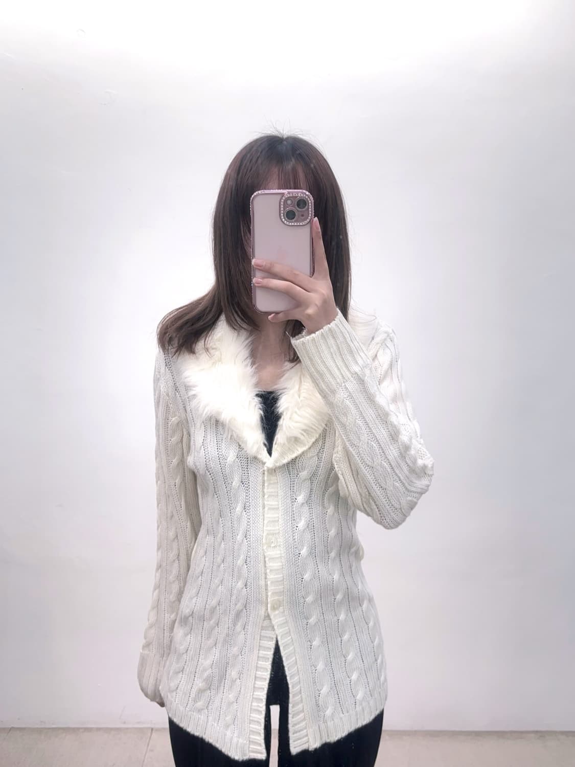 달천깔 아이보리 퍼 카라 케이블 니트가디건 (착샷o) 상품이미지6