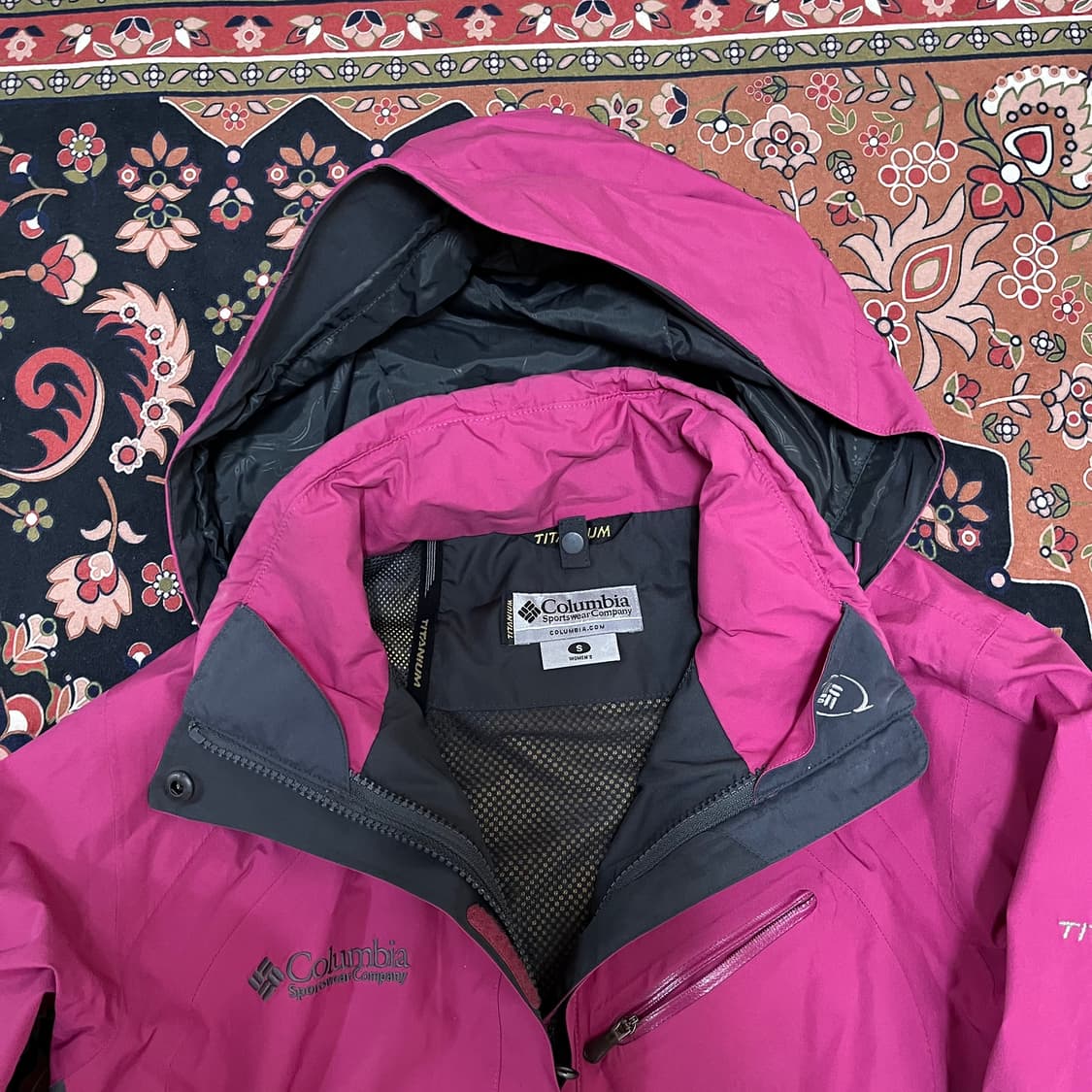 컬럼비아 티타늄 여성 고어텍스 바람막이 자켓 S/90 상품이미지2