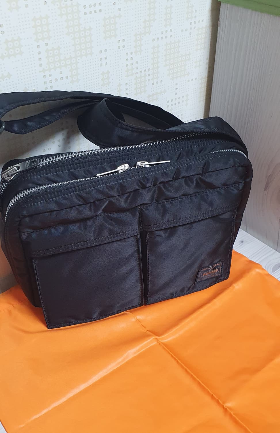 요시다 포터 탱커 숄더백 스몰 블랙 판매 상품이미지6