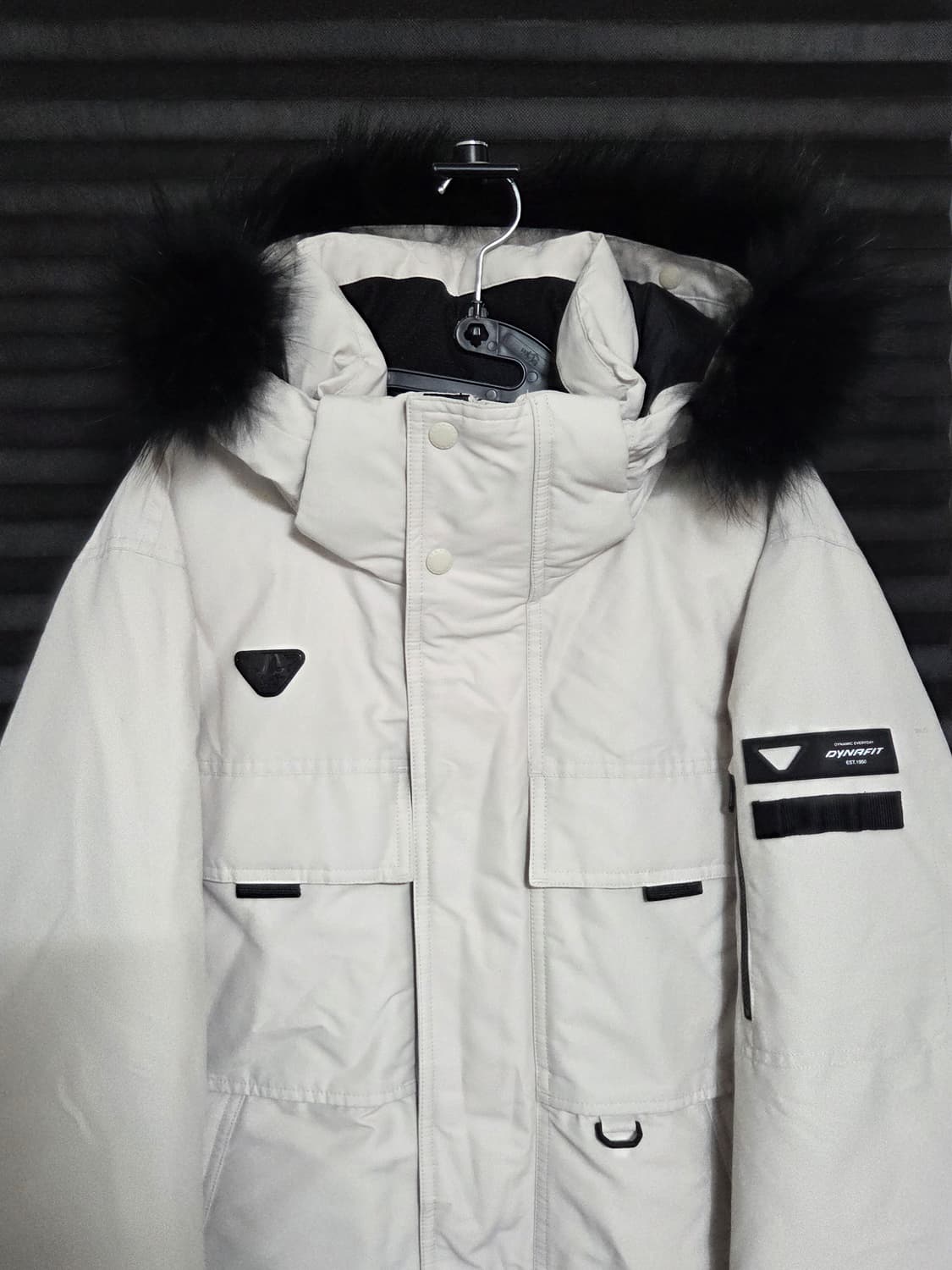 [다이나핏] 스노우 레오 덕다운 패딩 판매합니다. 상품이미지2