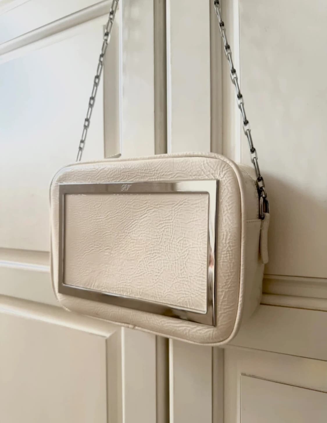 로저비비에 스퀘어백 상품이미지4