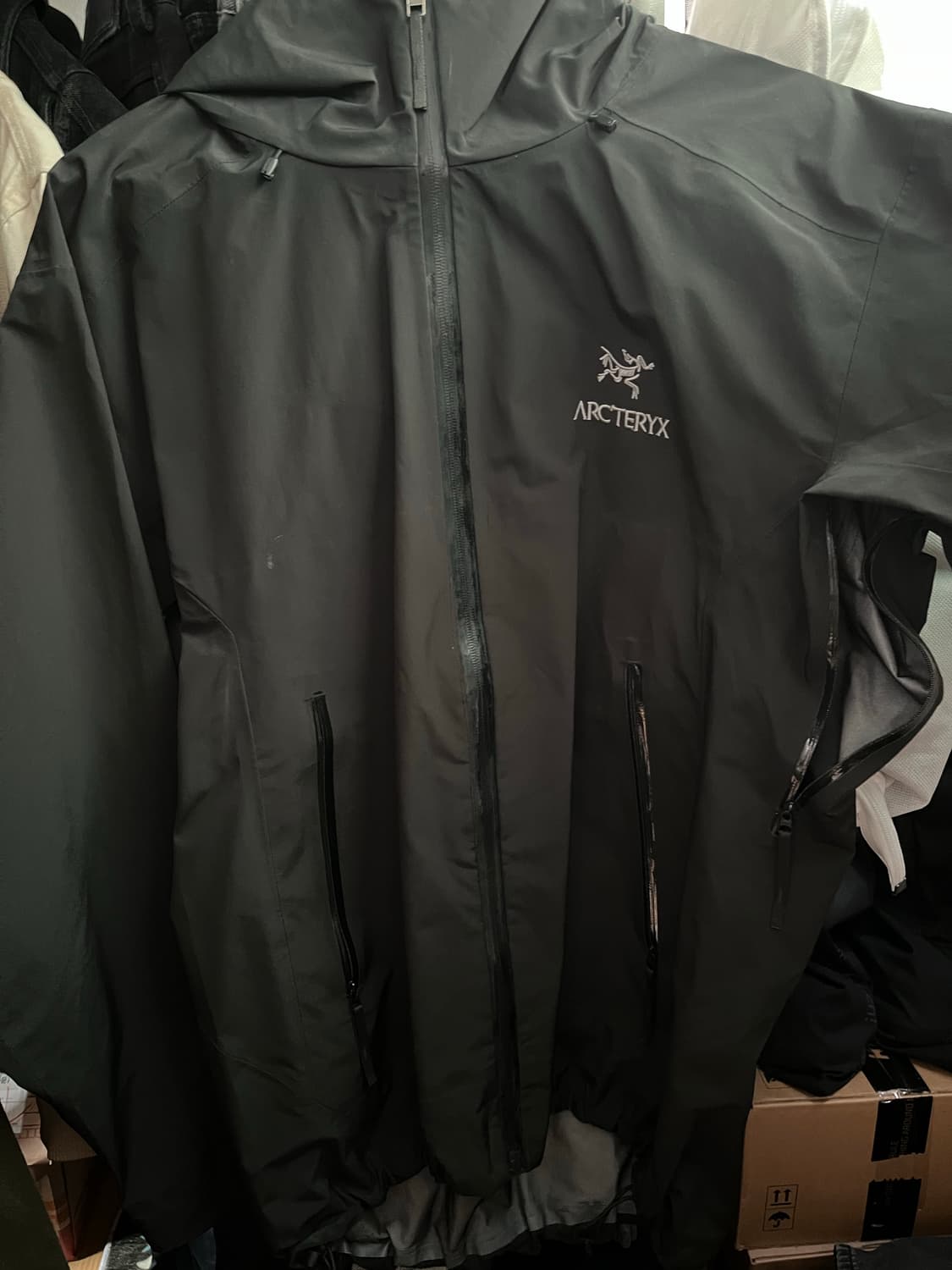 아크테릭스 바람막이 상품이미지2