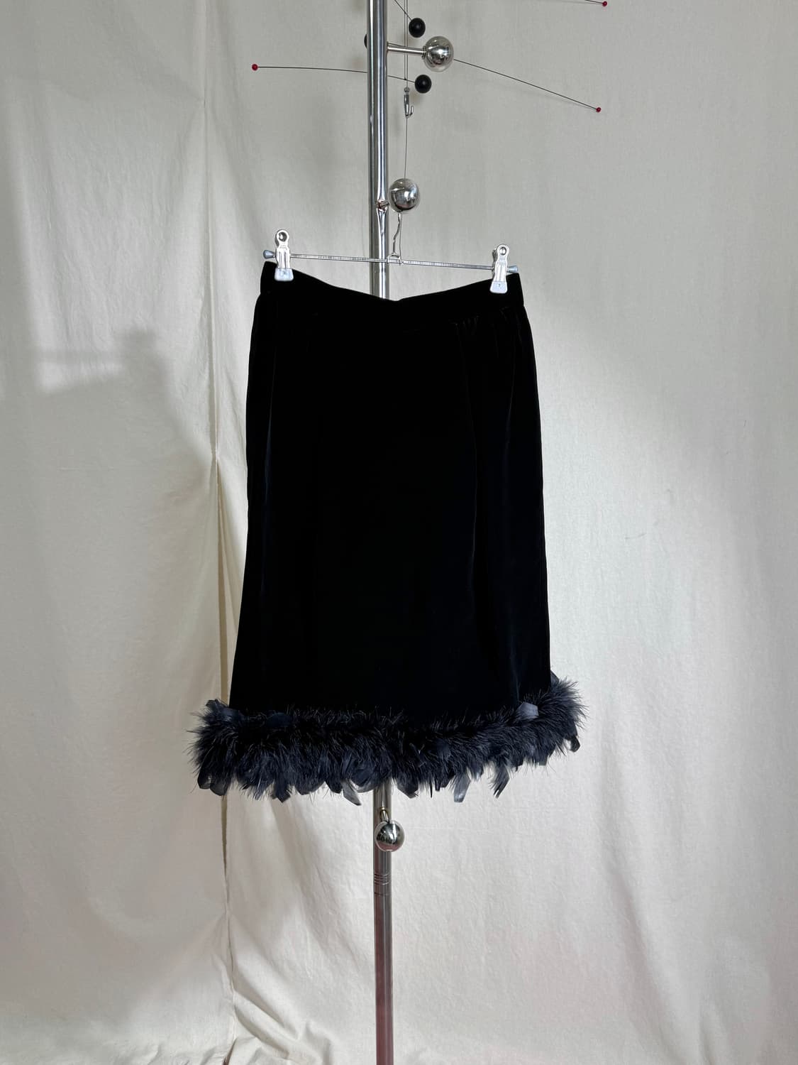 Viss 벨벳 페더 트리밍 스커트 상품이미지1