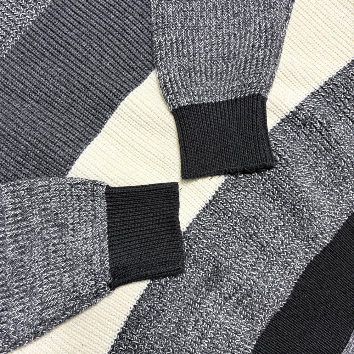 라이프워크 스트라이프 크루넥 니트 상품이미지2