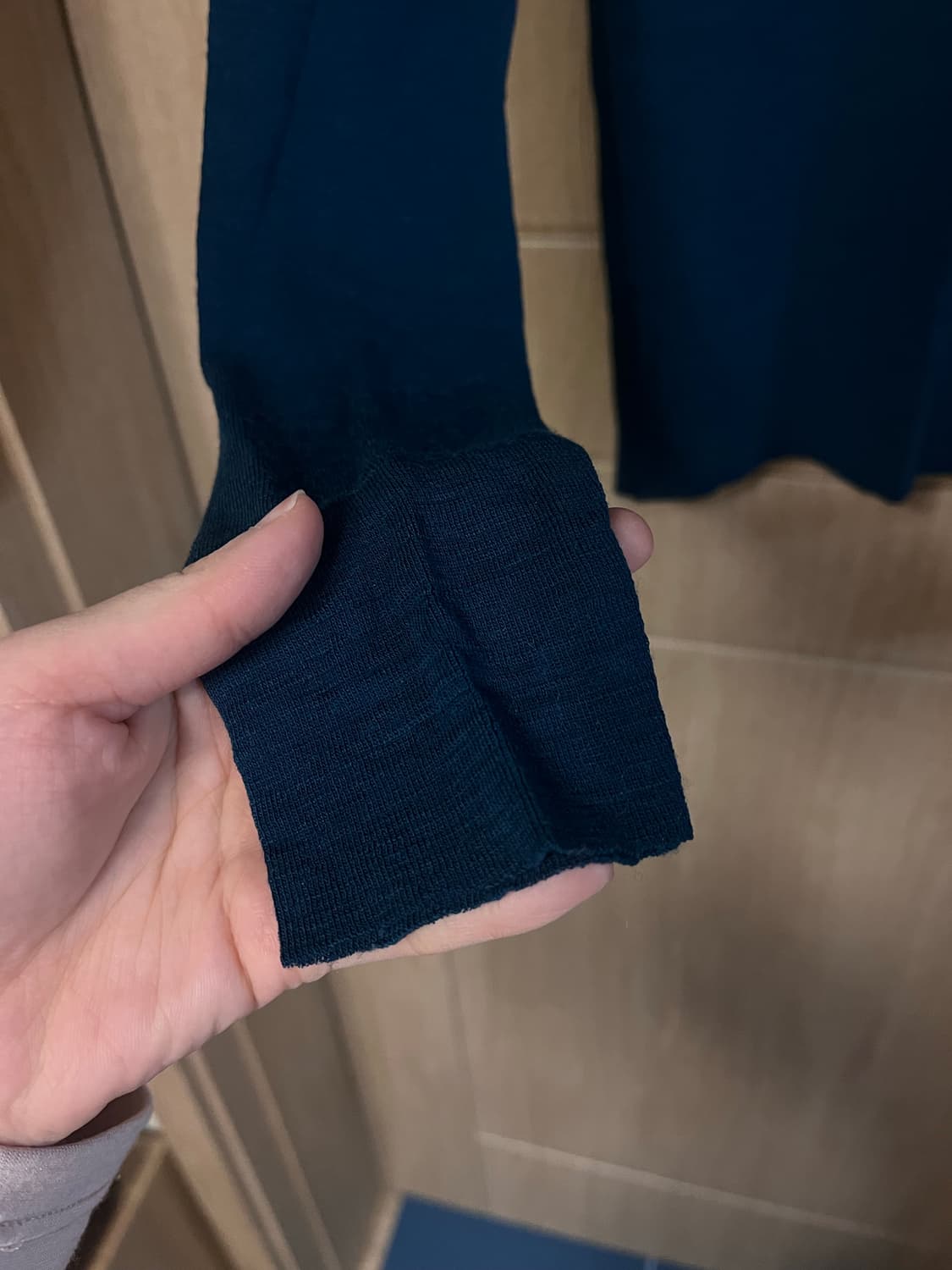 COS 코스 슬림핏 메리노 울 터틀넥 탑 청록컬러 상품이미지4