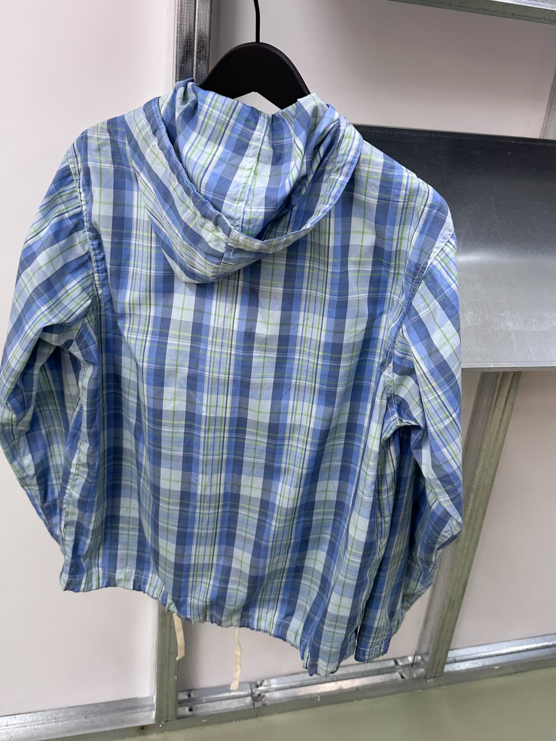 first down blue check hood windbreaker 상품이미지5