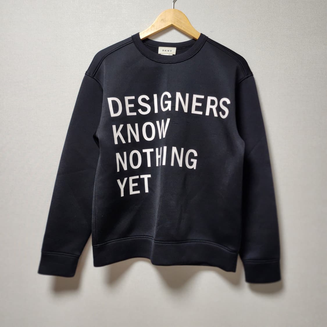 [S] DKNY 블랙 프린팅 맨투맨 상품이미지1