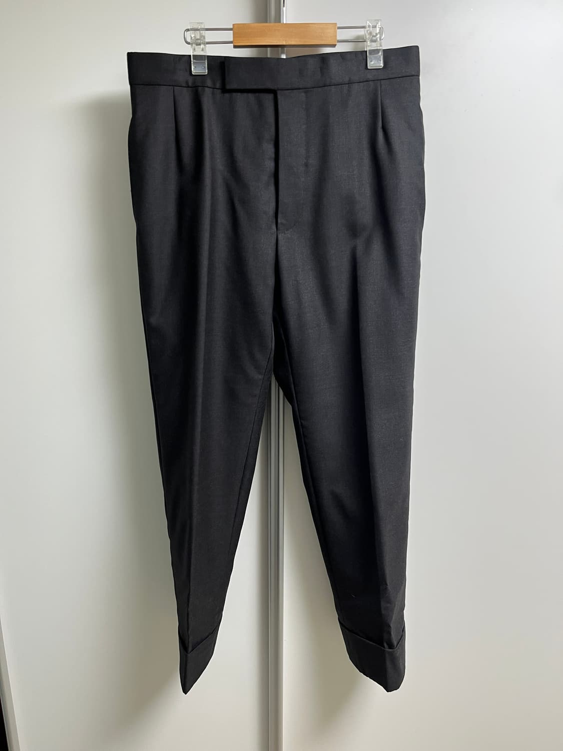 톰브라운 수트 차콜 상품이미지6