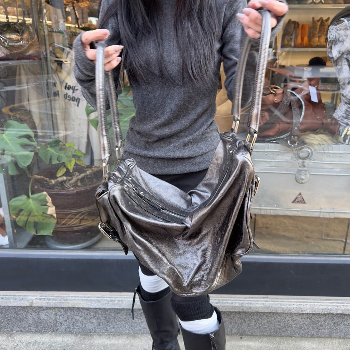 00s 돌체앤가바나 실버 가죽 가방 상품이미지9