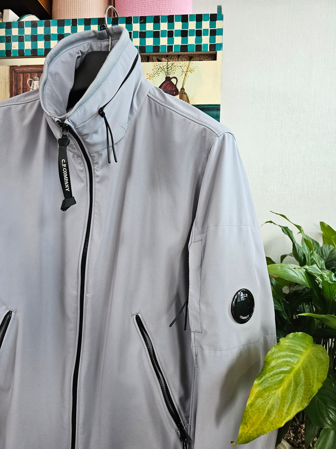 씨피컴퍼니 나일론 자켓 팔아요 cp컴퍼니 바람막이 100 50 105 L 상품이미지2