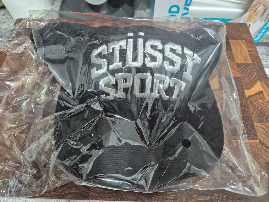 스투시 스포츠 볼캡  블랙 메탈릭 새상품 상품이미지2