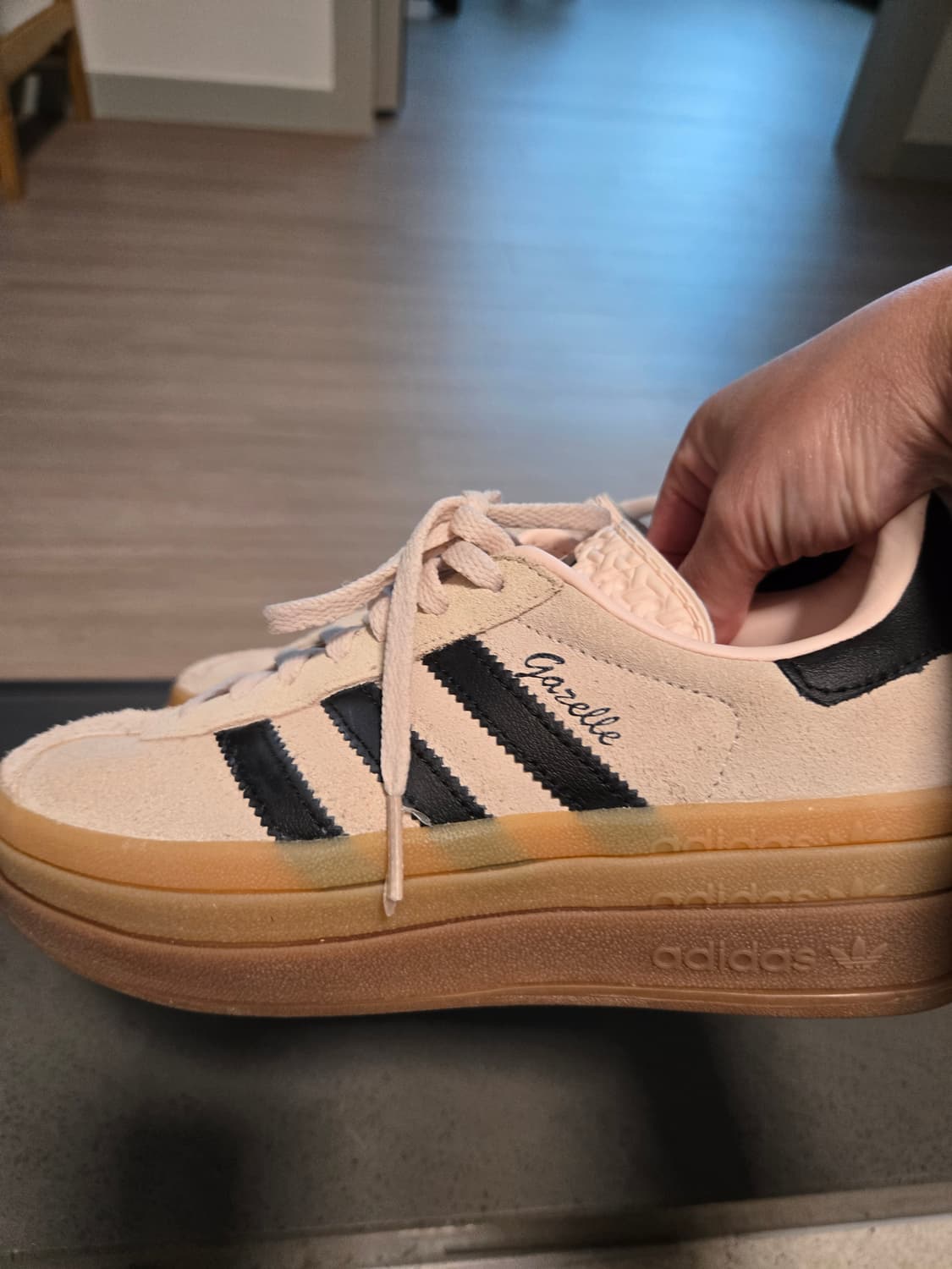 아디다스 가젤 볼드 220 상품이미지2