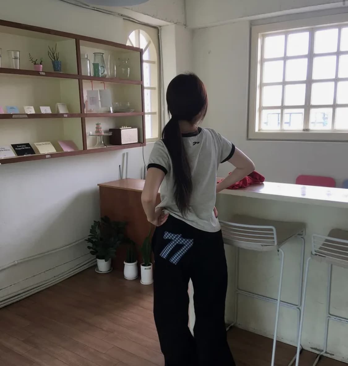 탄산마그네슘 77 아플리케 팬츠 블랙 상품이미지1