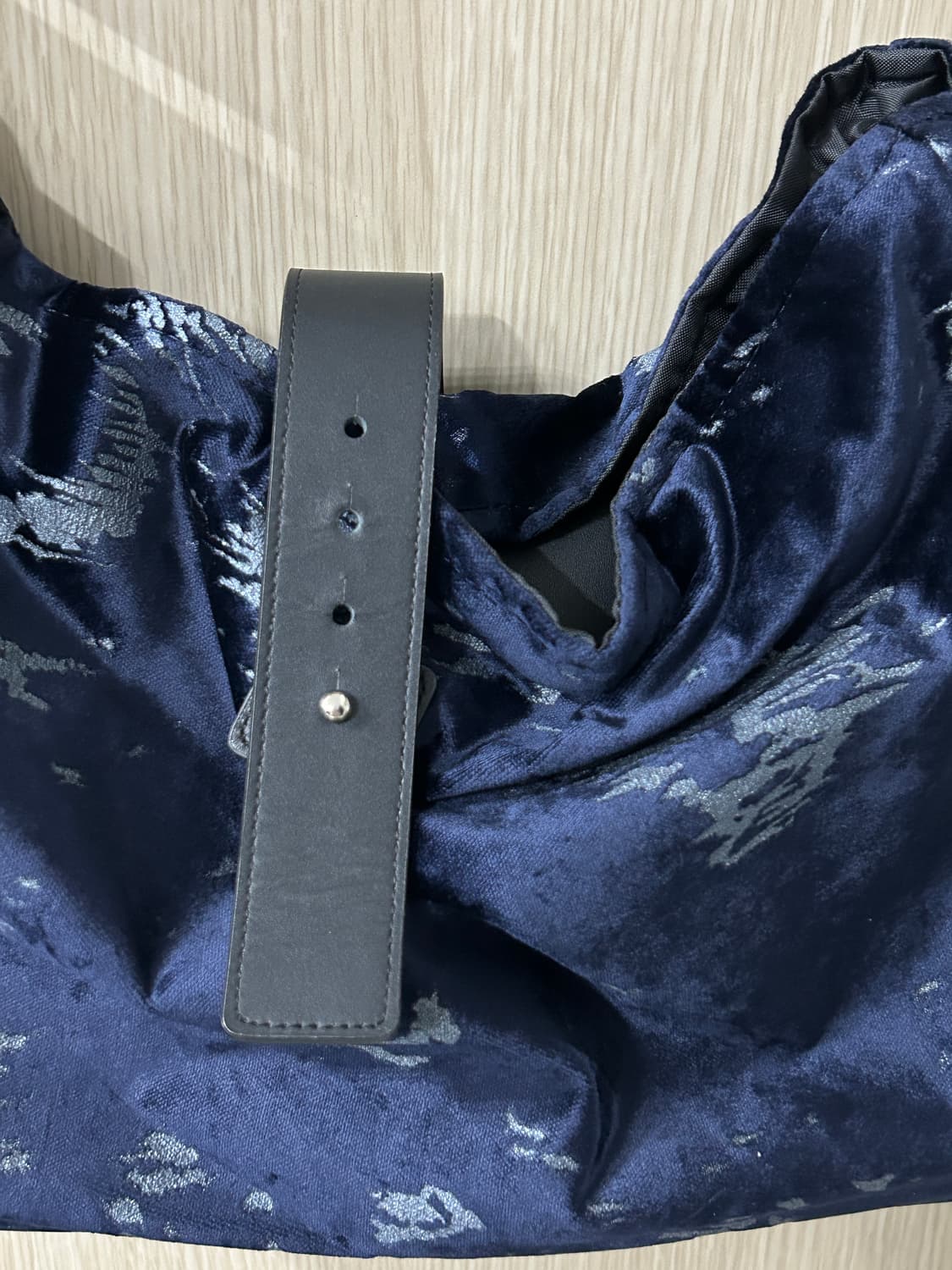 해칭룸 웨이비 백 벨벳 네이비 상품이미지2