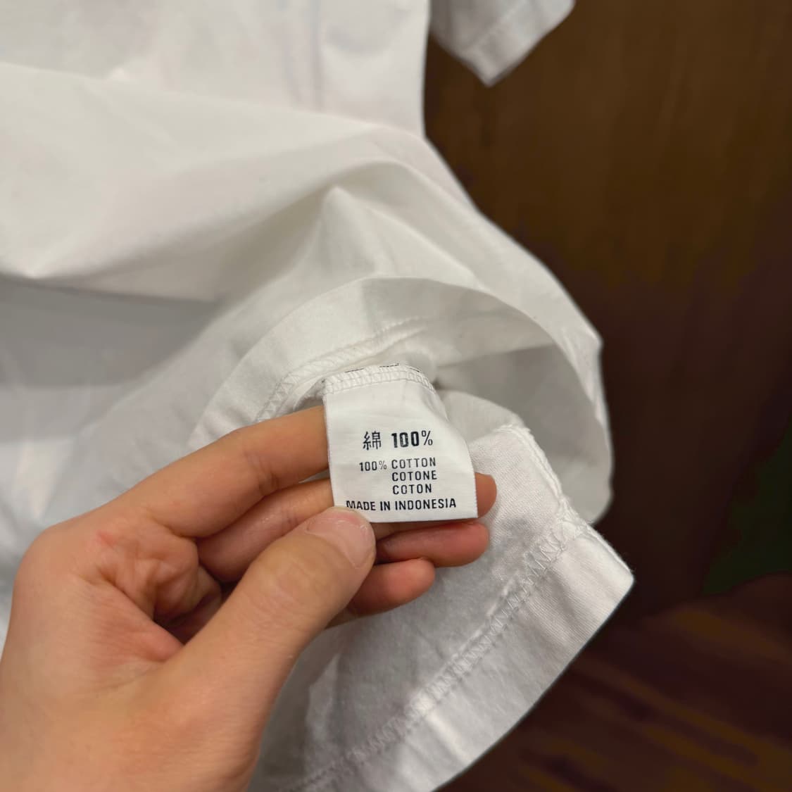 입생로랑 반팔 티셔츠 로고 프린팅 라운드넥 무지 디테일 레귤러핏 화이트 상품이미지7