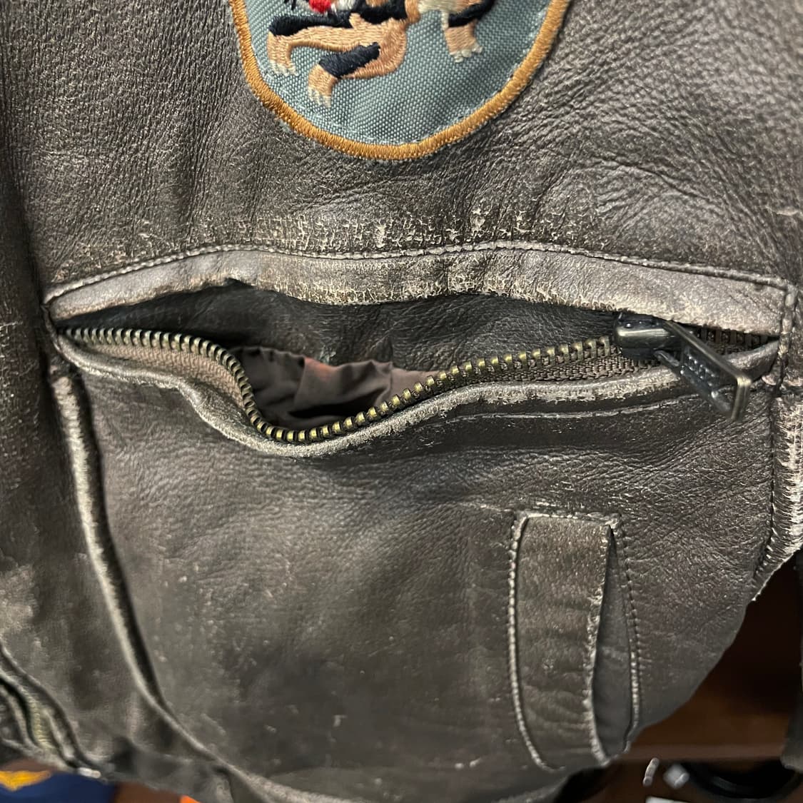 USA 빈티지 U.S ARMY 항공 패치 에어본 봄버 리얼 레더 자켓 상품이미지6