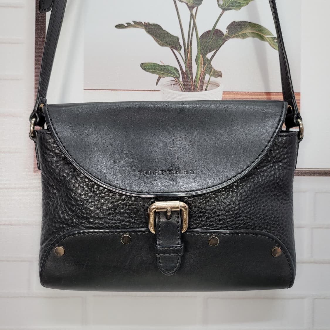 버버리 레더 가죽 크로스백 숄더백 남여공용 가능 상품이미지1