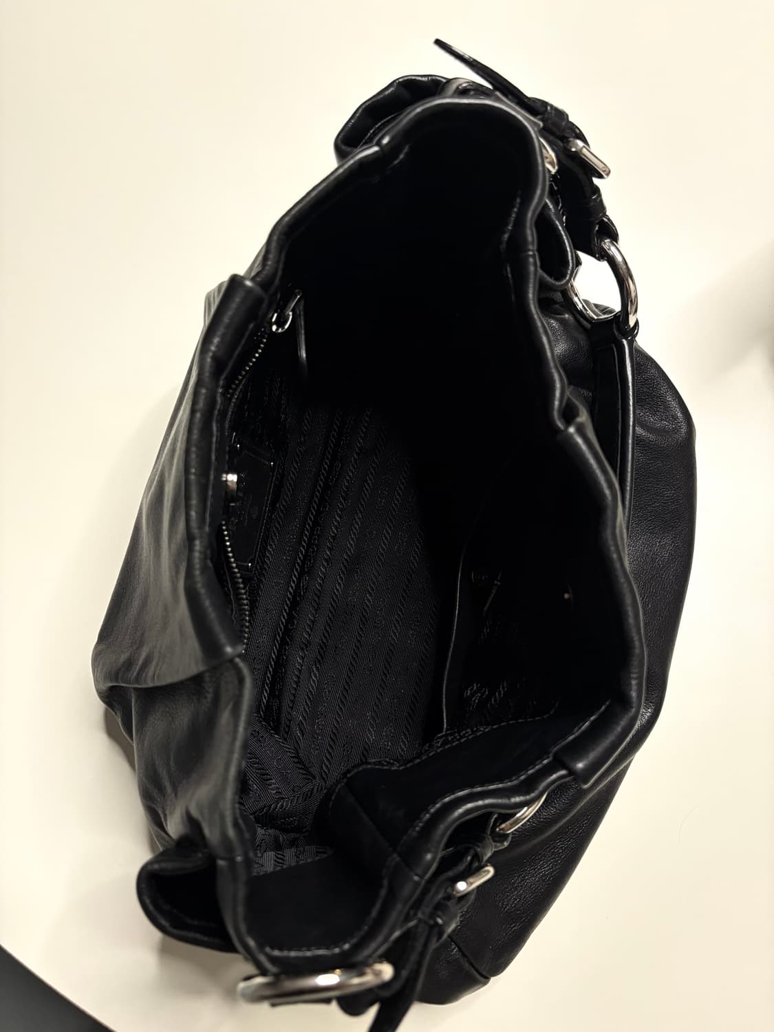 prada 프라다 카프스킨 호보백 상품이미지6