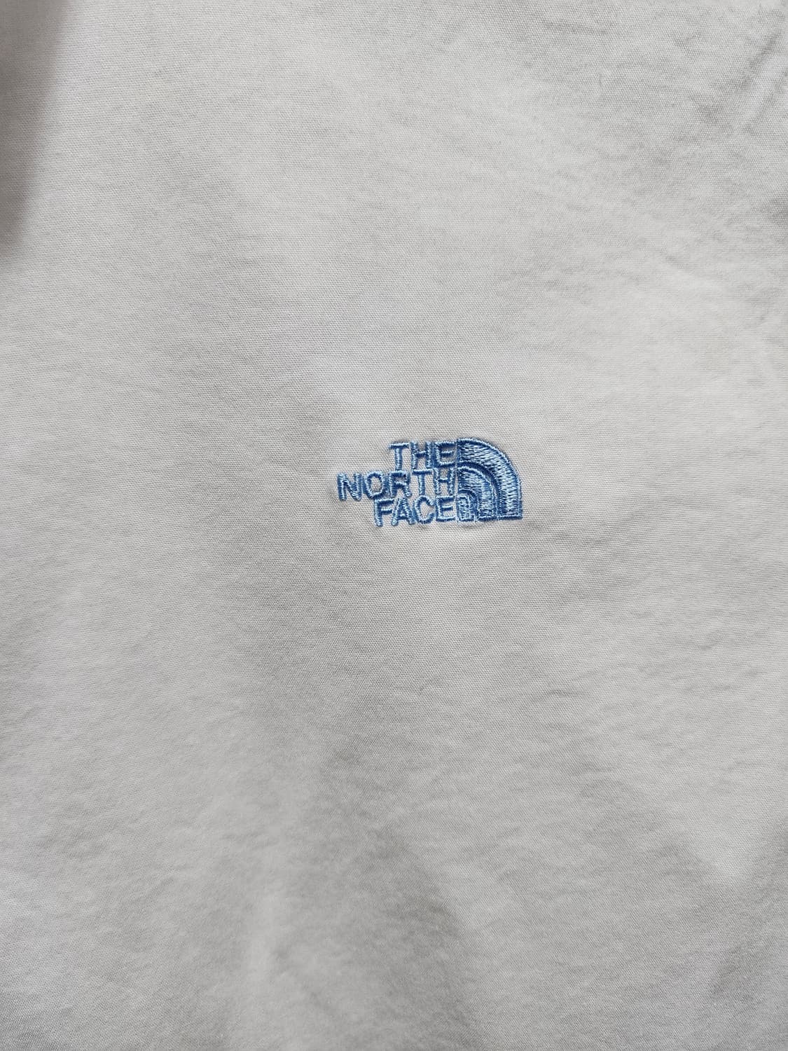 노스페이스 스몰로고 화이트 셔츠 상품이미지3