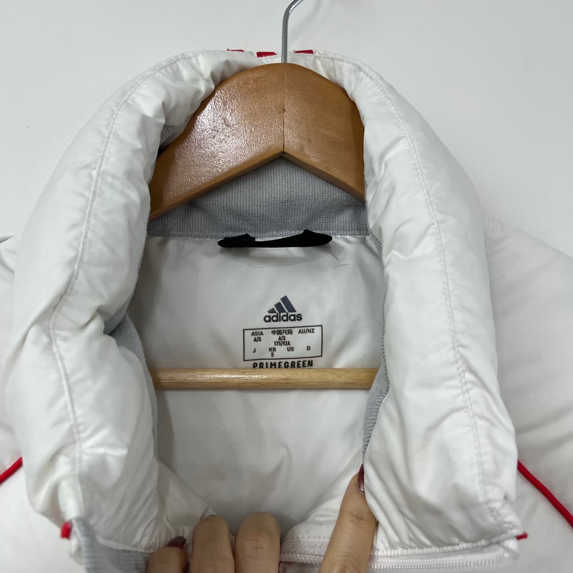 아디다스 화이트 레드 흰빨 덕다운 패딩 자켓 상품이미지7