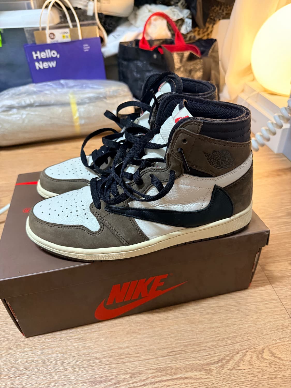 [260]조던 1 x 트래비스 스캇 레트로 하이 OG SP 모카 상품이미지2
