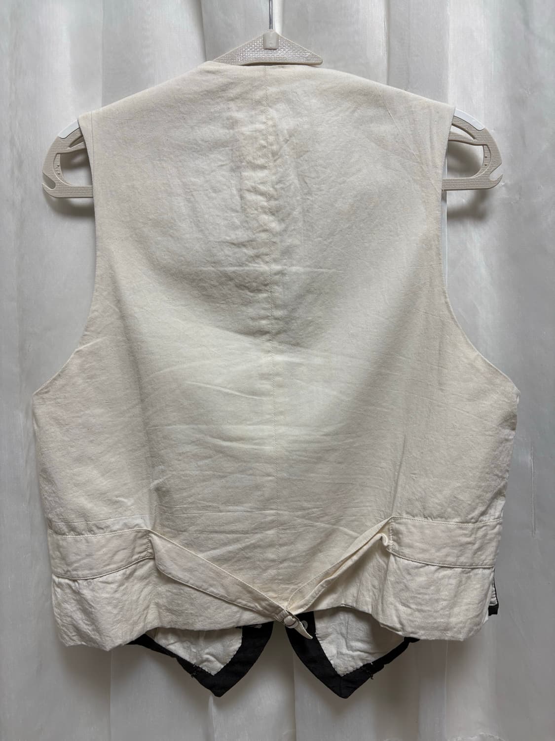 Twobuildershouse. Linen vest 상품이미지3