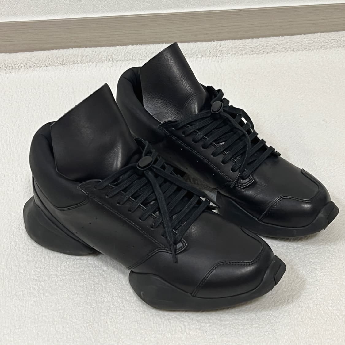 릭오웬스 아디다스 러너 레더 트리플 블랙 상품이미지2