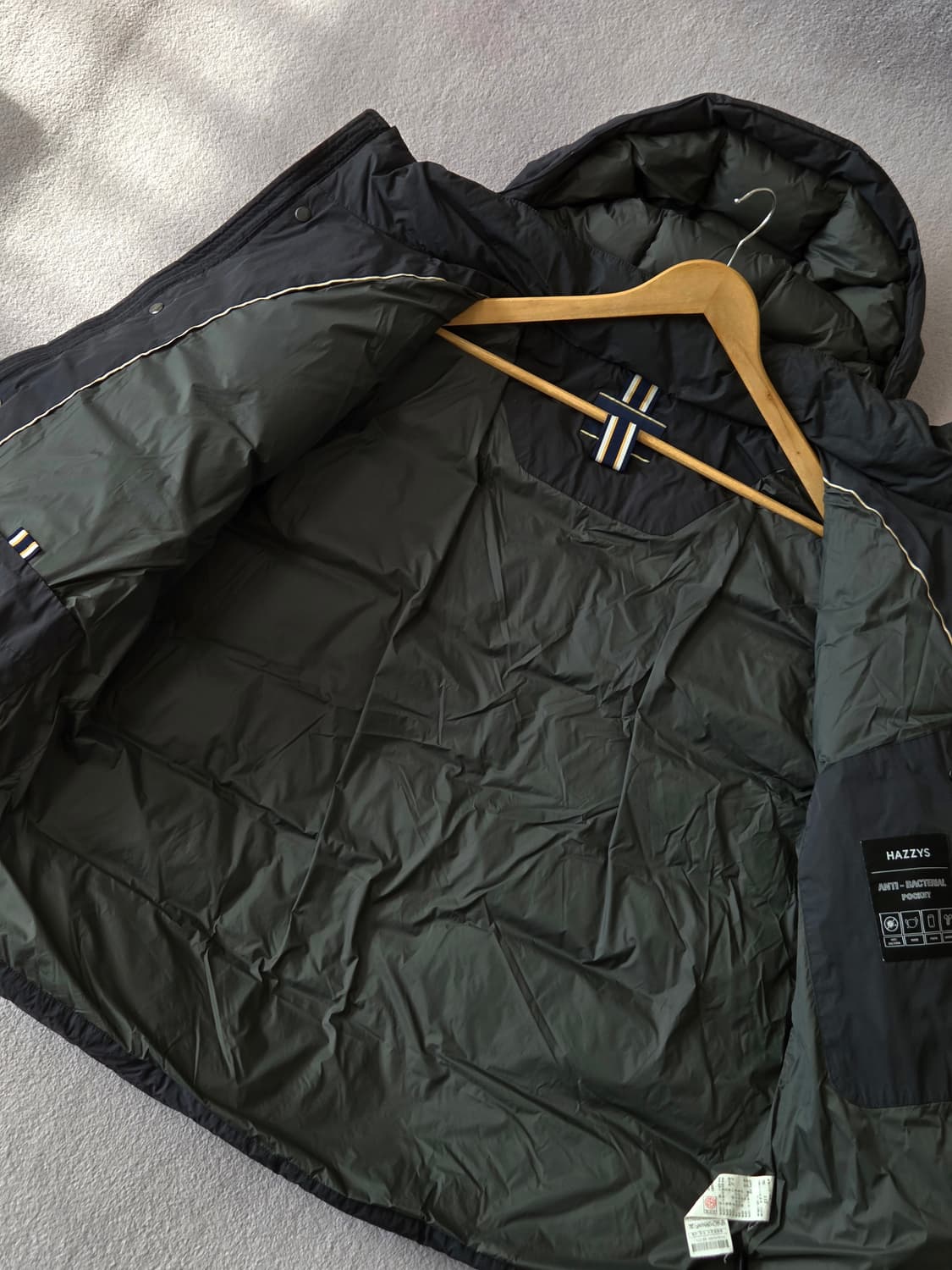 (110)
헤지스 구스다운 패딩점퍼 남
 상품이미지8