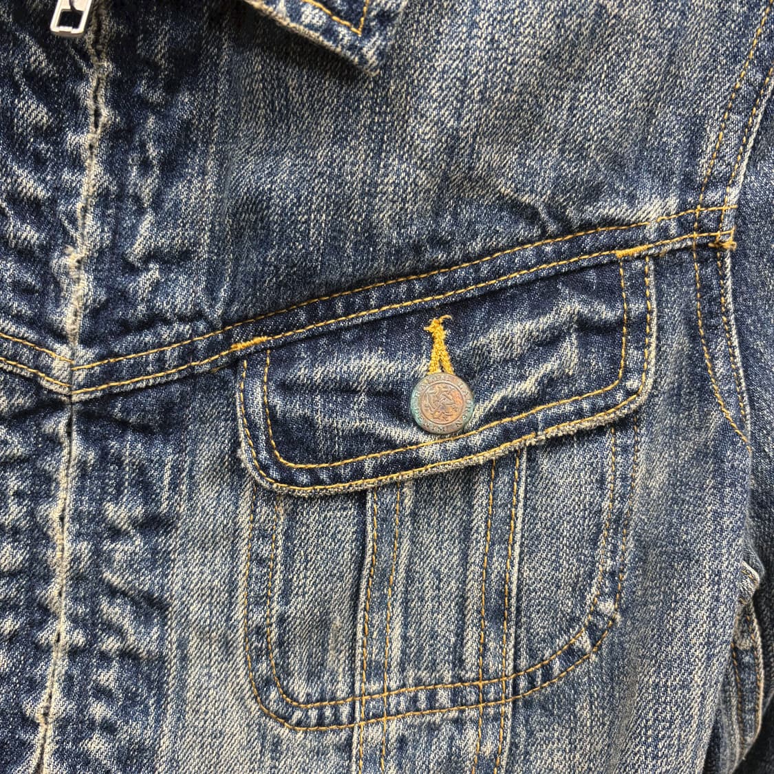 랄프로렌 스포츠 데님 집업 트러커 자켓 플랩 포켓 워싱 디테일 중청 상품이미지8