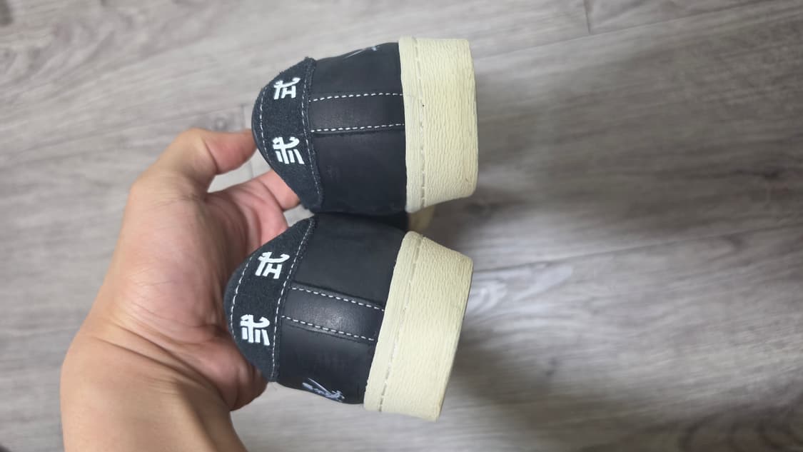 아디다스 x 네이버후드 슈퍼스타  블랙 클라우드 화이트 270판매 상품이미지6