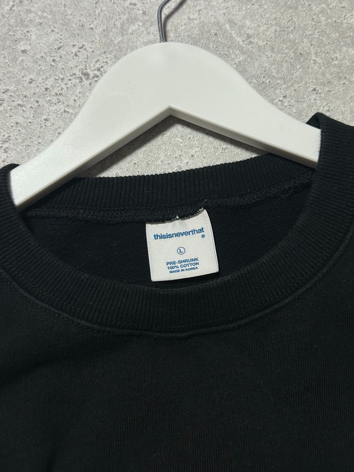 디스이즈네버댓 스펠아웃 블랙 맨투맨 상품이미지5