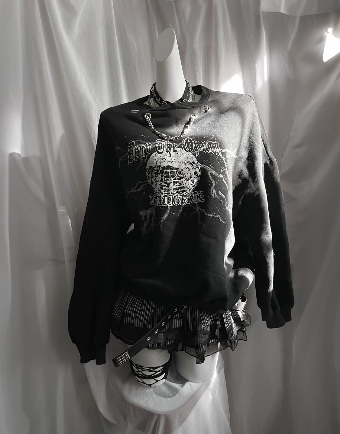 펑크 체인 맨투맨 상품이미지1