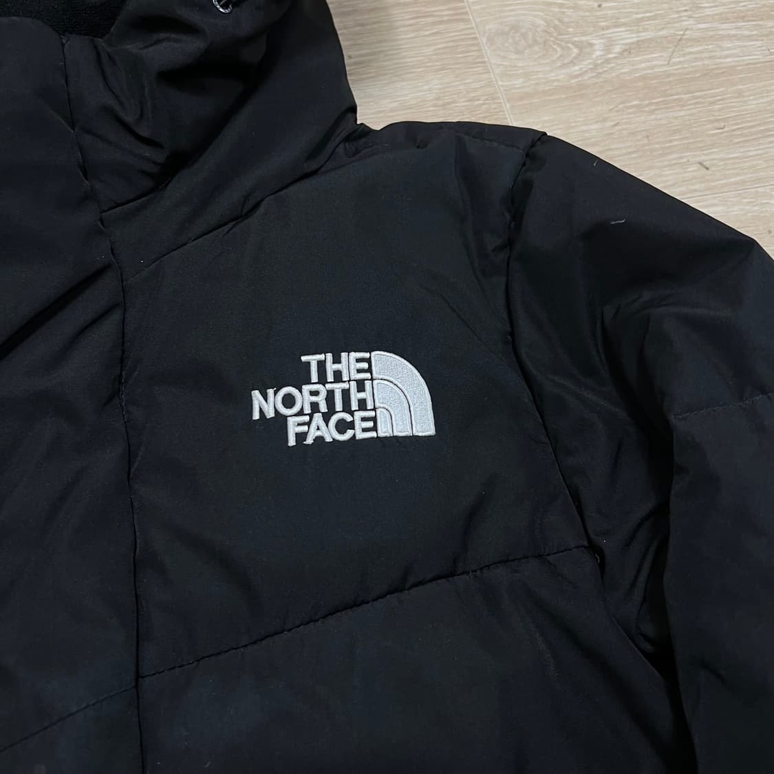 노스페이스 여성 하프돔 구스다운 후드 롱패딩 점퍼 [블랙] XS/85 상품이미지4