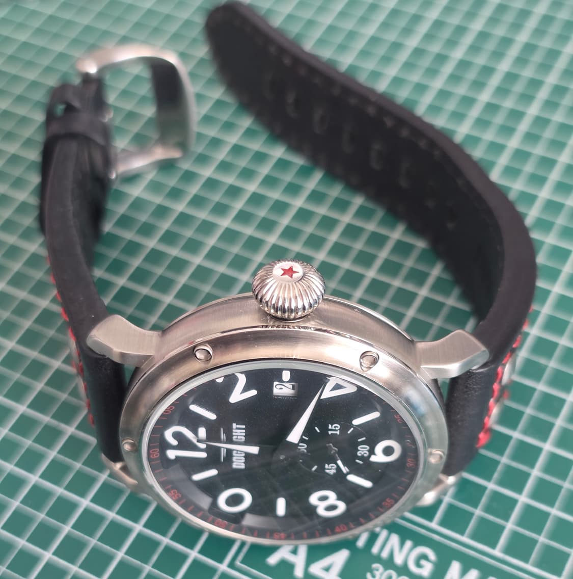 독파이트 에이스 DF0022 항공쿼츠 시계 
> 스테인레스 스틸 케이스  상품이미지5