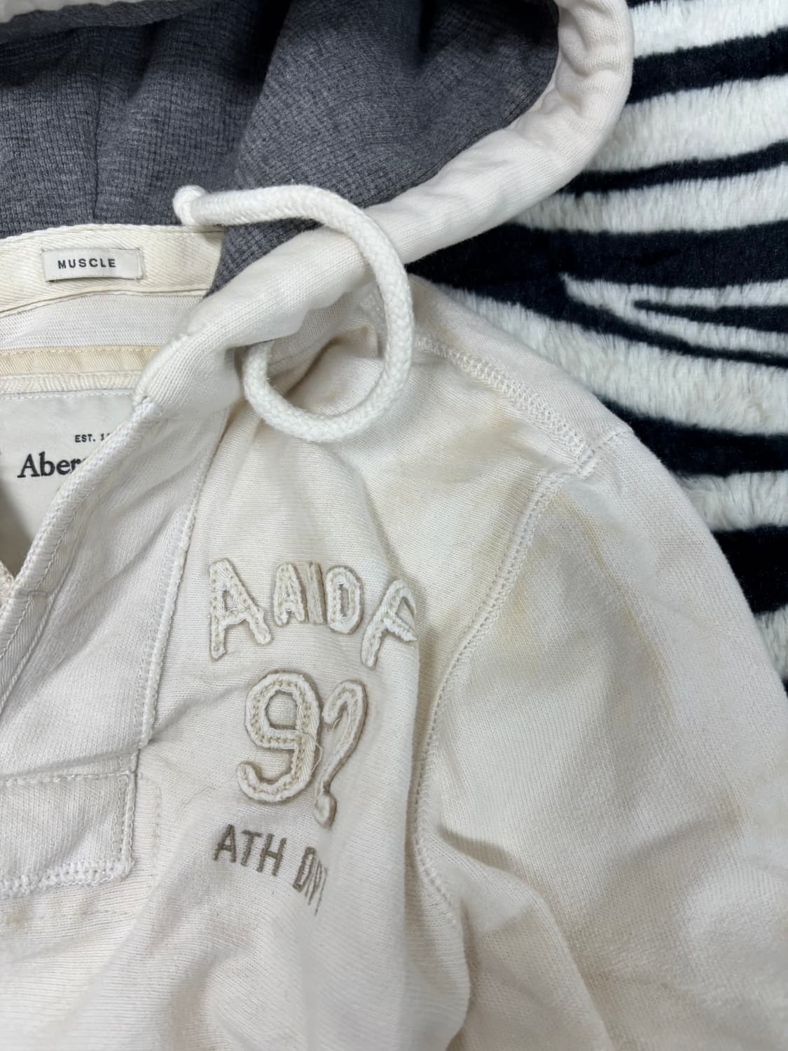 [Abercrombie&Fitch]Y2K Mood White Hoodie 상품이미지6